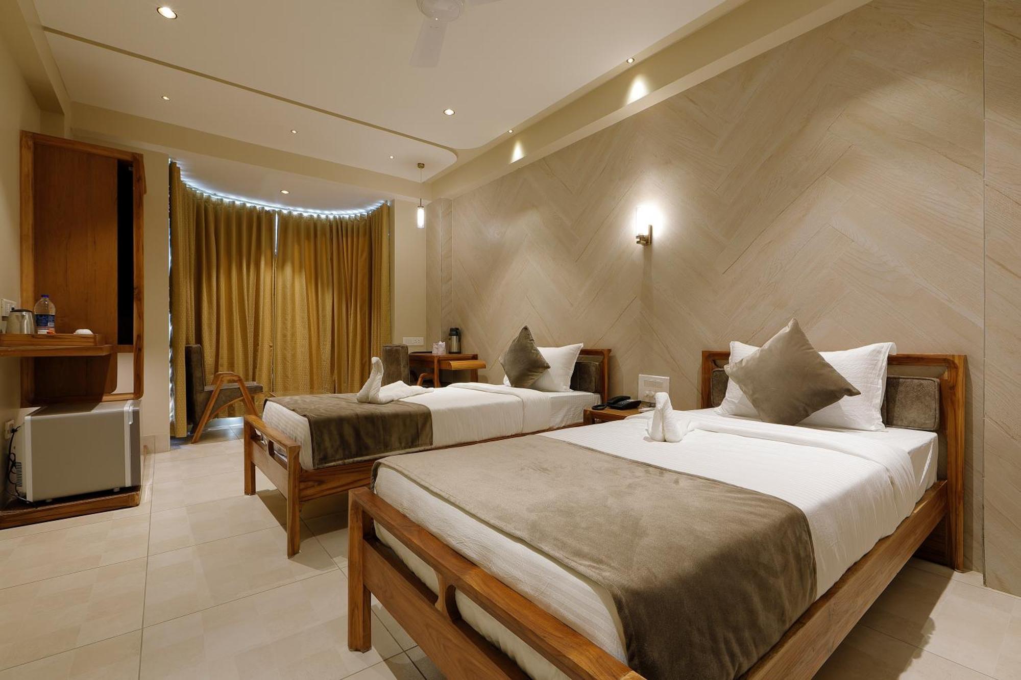 Artilla Inn 阿穆达巴 外观 照片