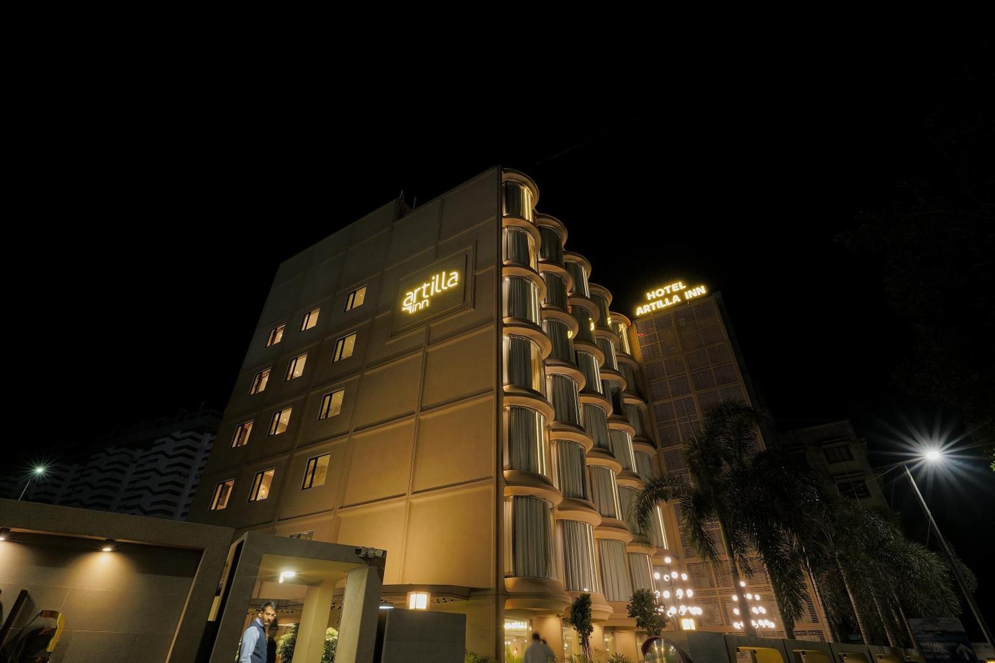 Artilla Inn 阿穆达巴 外观 照片