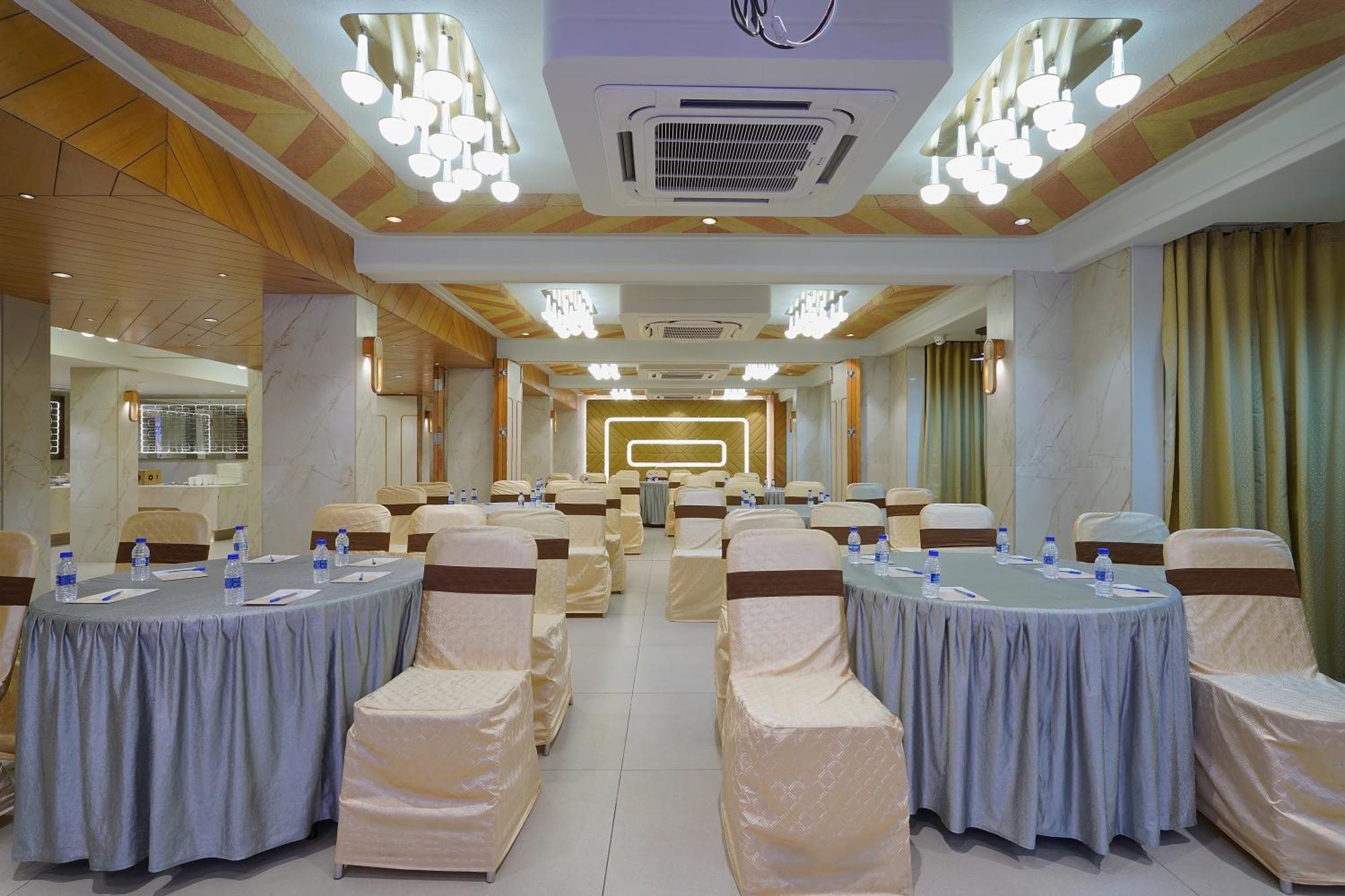 Artilla Inn 阿穆达巴 外观 照片