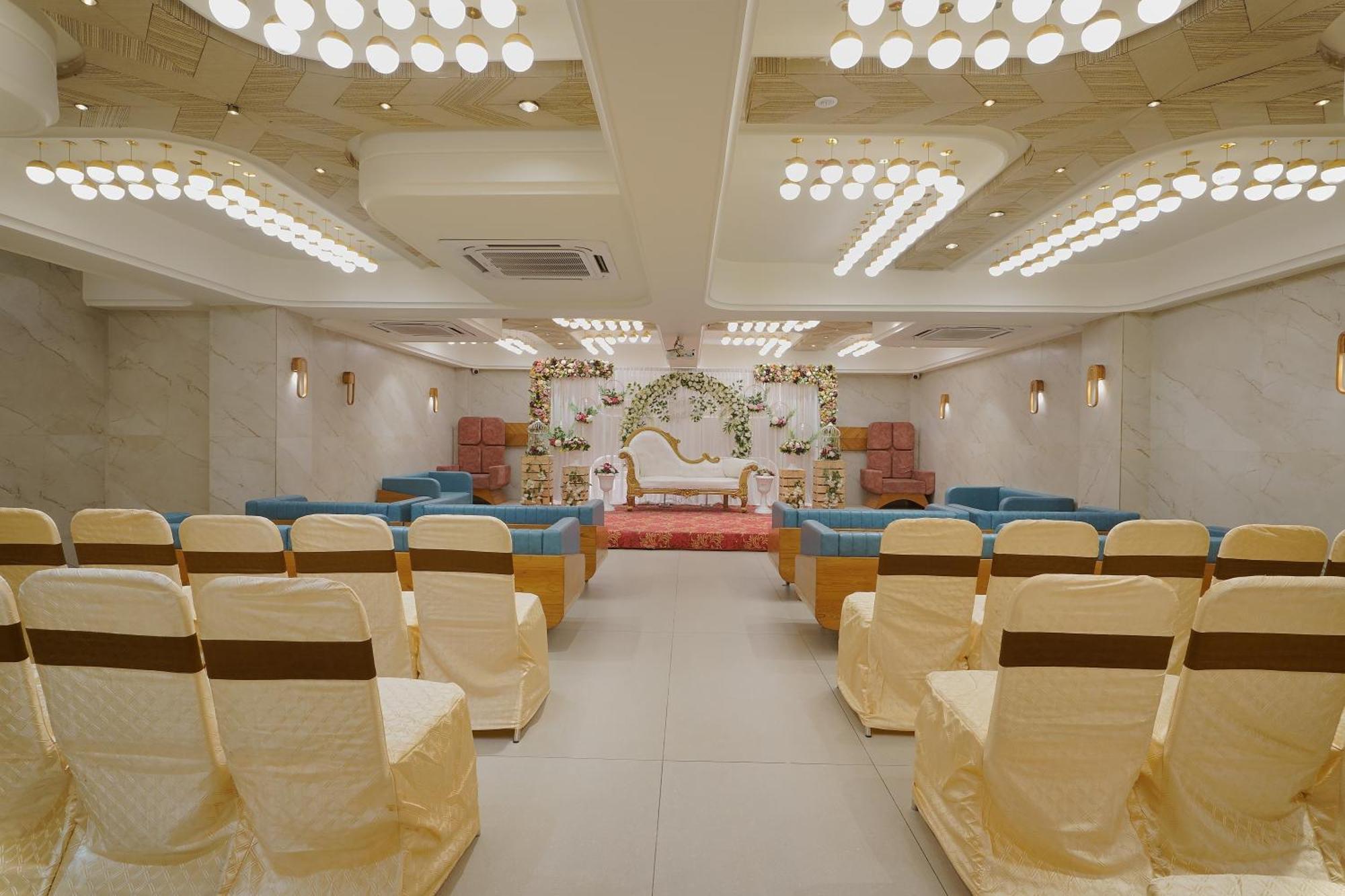 Artilla Inn 阿穆达巴 外观 照片