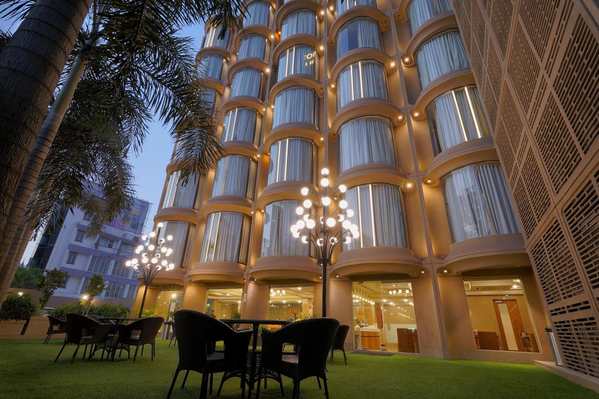 Artilla Inn 阿穆达巴 外观 照片