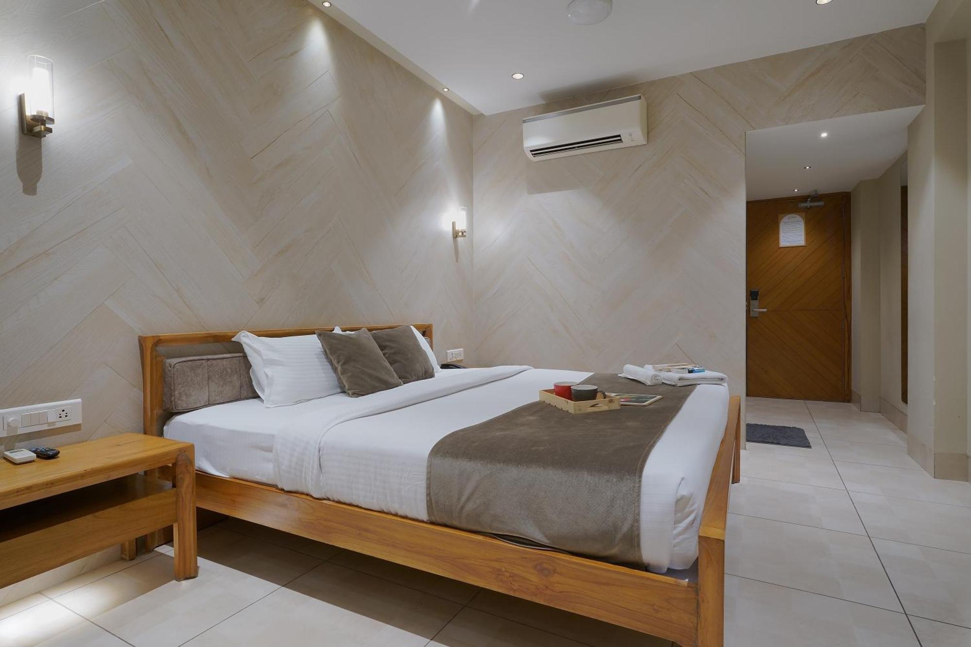 Artilla Inn 阿穆达巴 外观 照片