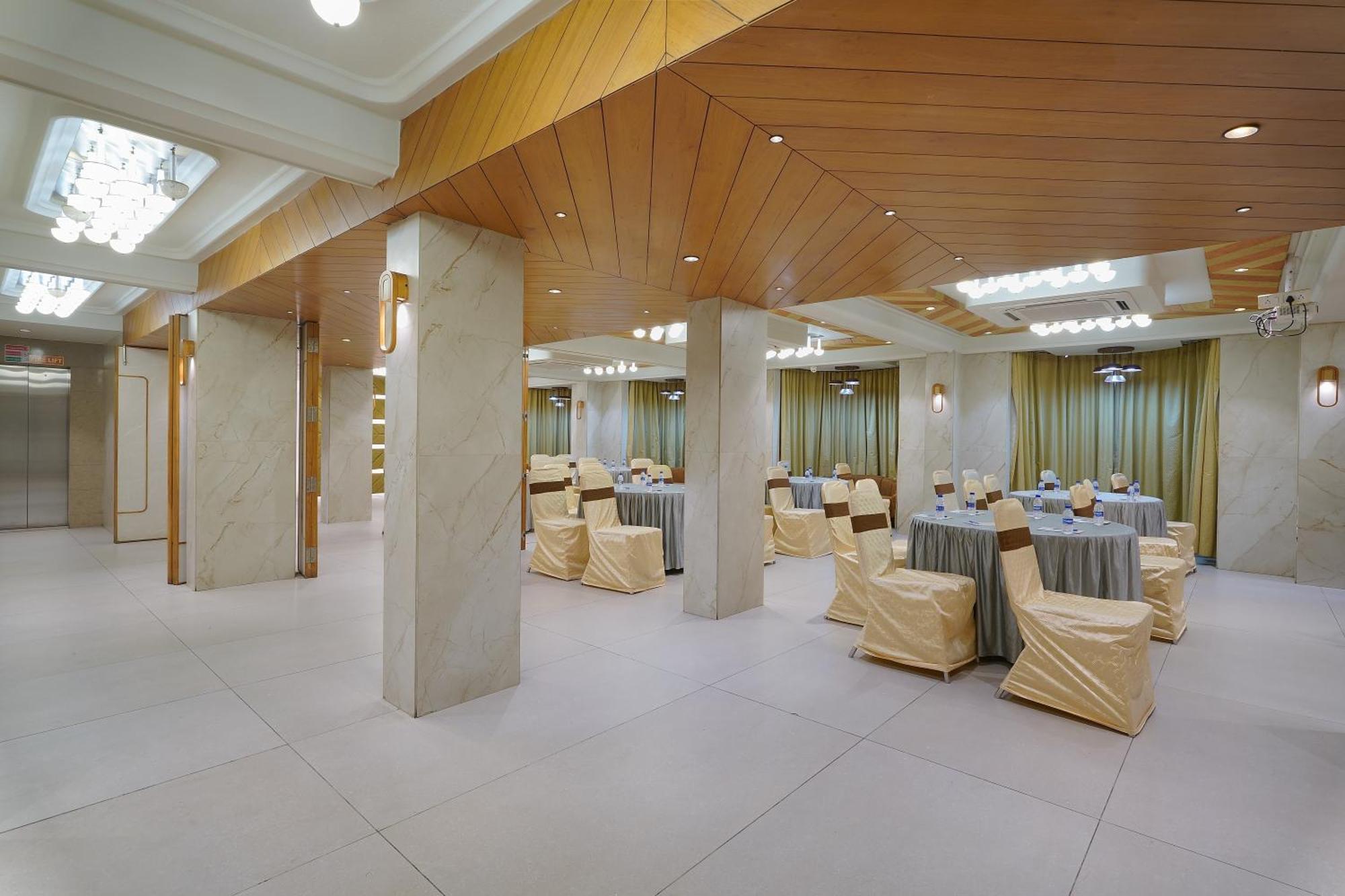 Artilla Inn 阿穆达巴 外观 照片