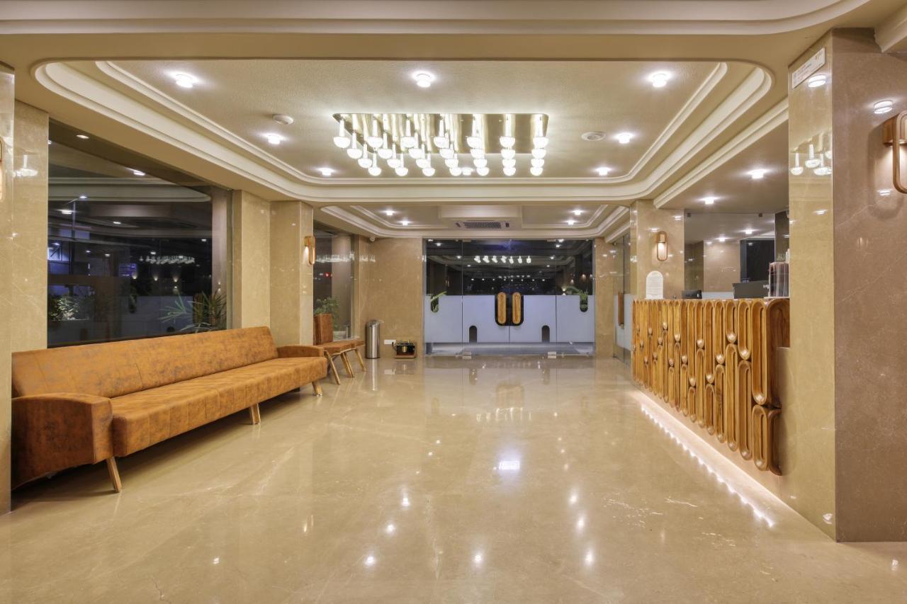 Artilla Inn 阿穆达巴 外观 照片