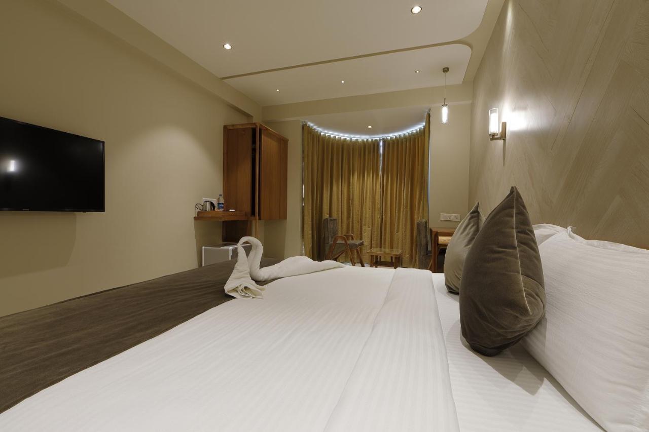 Artilla Inn 阿穆达巴 外观 照片