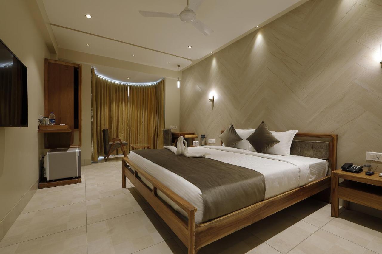 Artilla Inn 阿穆达巴 外观 照片