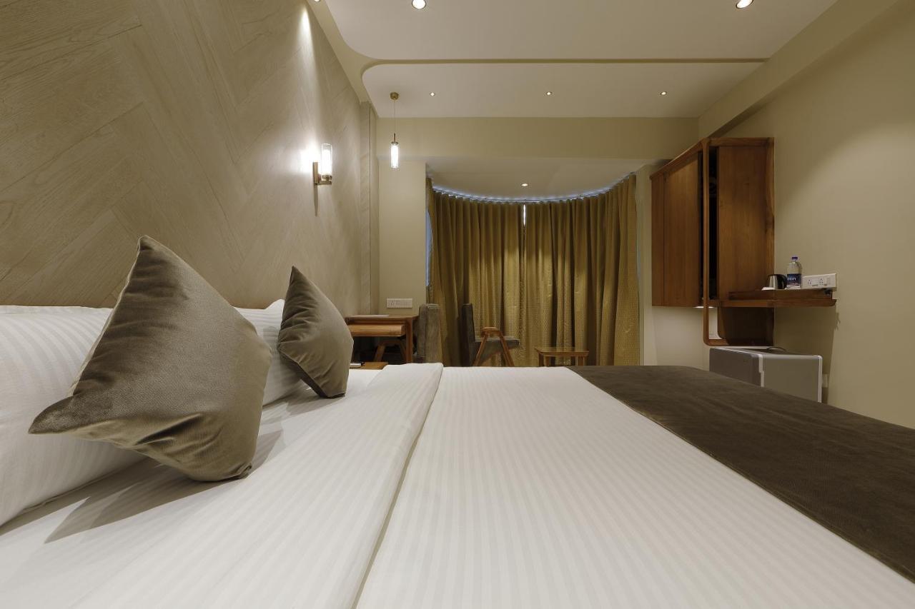 Artilla Inn 阿穆达巴 外观 照片