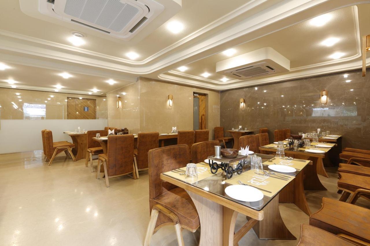 Artilla Inn 阿穆达巴 外观 照片
